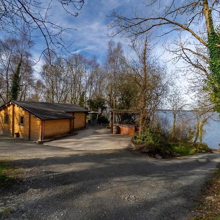 Stunning Log Cabin On The Lake Portroe Exterior foto