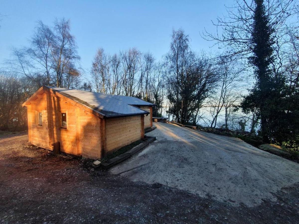 Stunning Log Cabin On The Lake Portroe Exterior foto